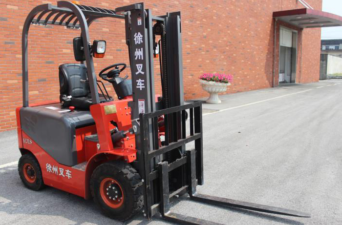 [叉車(chē)屬具配件]叉車(chē)配件要注意的事項(xiàng)